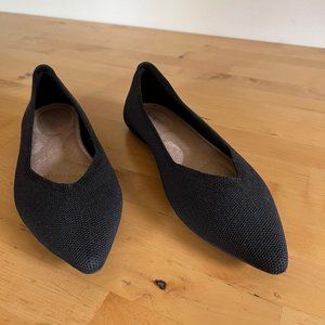 Black knit pointy-toe ballet flats, Old Navy, size 8.5
